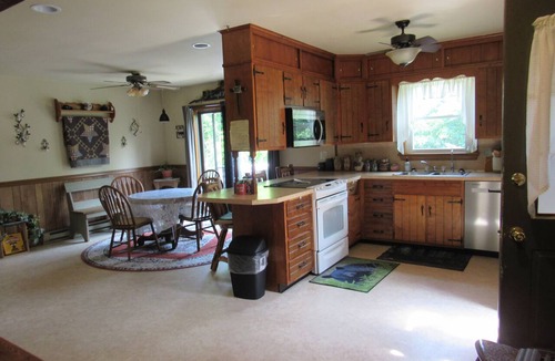 Refton Cottage | 3-bedroom Pine Cone cottage in lovely Lancaster with AC and charm