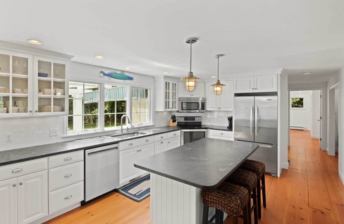 Orleans House | 3 Bicycles Provided! Cape Cod Cottage w/Deck