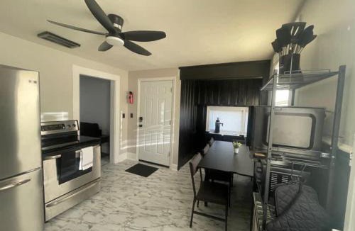Middletown Apartment | 3 BR Apartment Near Wesleyan 201