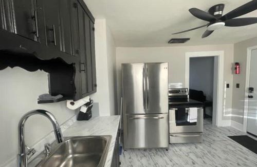 Middletown Apartment | 3 BR Apartment Near Wesleyan 201