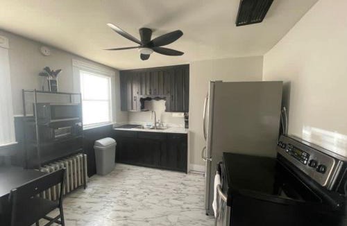 Middletown Apartment | 3 BR Apartment Near Wesleyan 201
