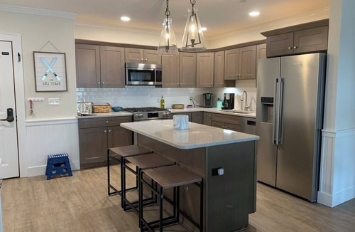 North Conway Condo | 3 BR Slope-side Condo at Cranmore. Minutes to Storyland, downtown North Conway!