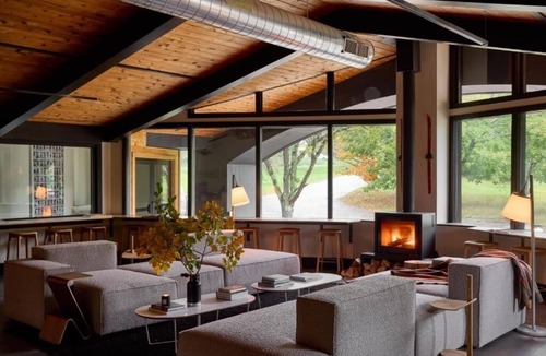 Stowe Area Hotel | 3 Deluxe Double Queens | Tälta Lodge, a Bluebird by Lark | with Bike Rentals