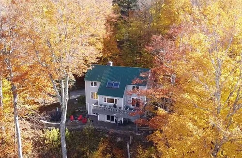 Stratton Mountain House | 3 Levels w/Mountain Views, 5 Mins to Stratton Base, Sauna, Firepit, ACs