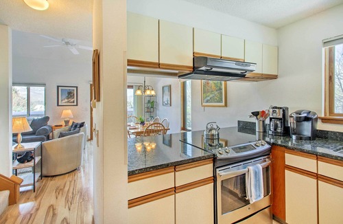 Carroll County Condo | 3 Mi to Attitash Resort: Condo w/Mtn Views!