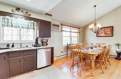 Lake Harmony Estates House | 3 Mi to Big Boulder Mtn! Poconos Home w/Game Room