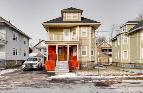 Milton Apartment | 3 Mi to Blue Hills: Cozy Dual-Unit Retreat