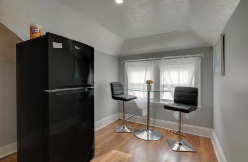 Milton Apartment | 3 Mi to Blue Hills Skiing & Hiking! Couple’s Apt