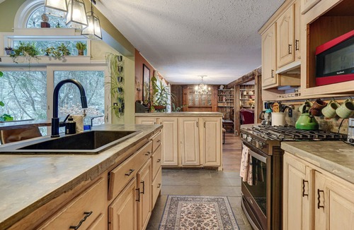 West Dover Cottage | 3 Mi to Mount Snow: Spacious West Dover Home