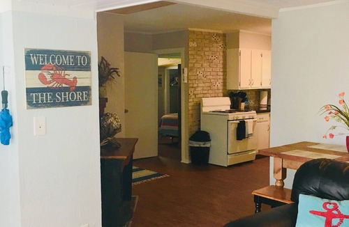 Ocean Park Cottage | 3 Min Walk to Sand!-2 Bdr-Sleeps 5/Child/Dog/Family-Friendly/Amenities Aplenty!