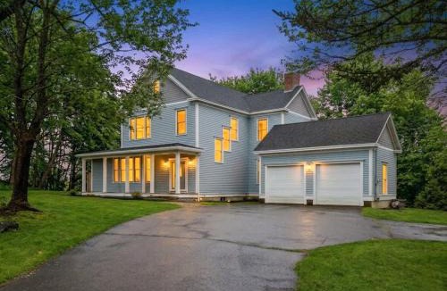 York Harbor House | 3 Mins to York Beach Large Deck Water View