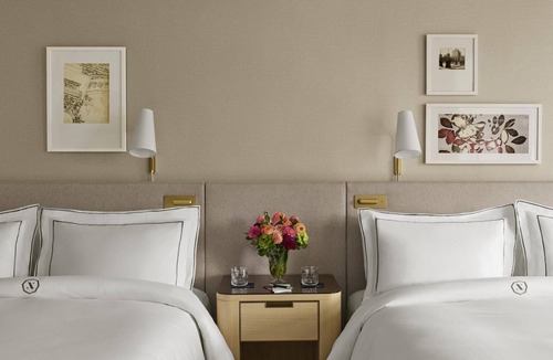 Back Bay East Hotel | 3 Park View 2 Queen Beds at The Newbury Boston!