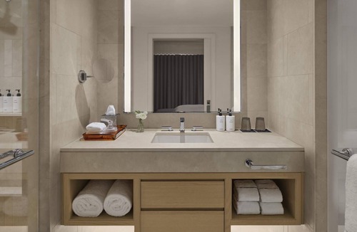 Back Bay East Hotel | 3 Park View 2 Queen Beds at The Newbury Boston!