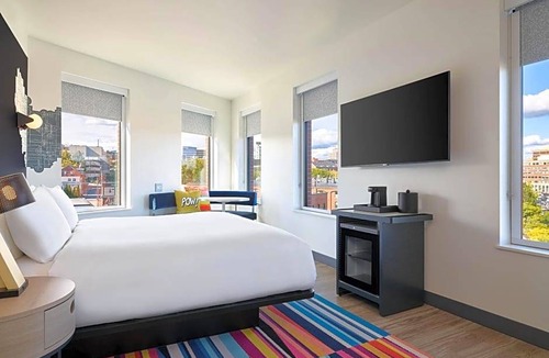 Portland Hotel | 3-Star Hotel ∙ Aloft Portland Maine