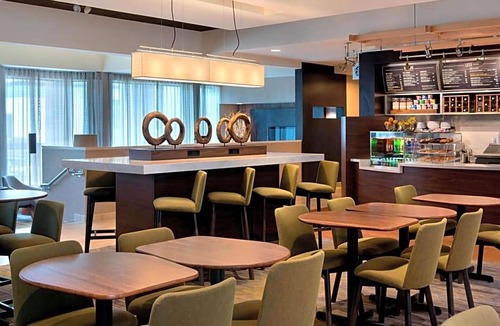 Norwalk Hotel | 3-Star Hotel ∙ Courtyard by Marriott Norwalk