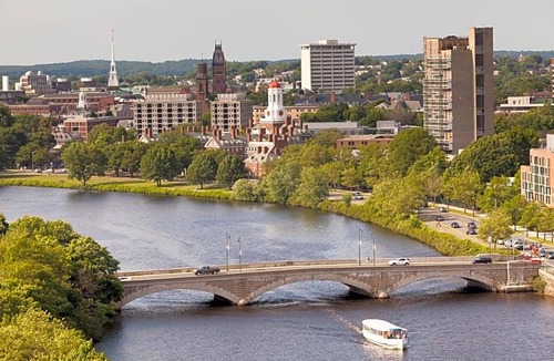 Allston Hotel | 3-Star Hotel ∙ DoubleTree Suites by Hilton Hotel Boston - Cambridge