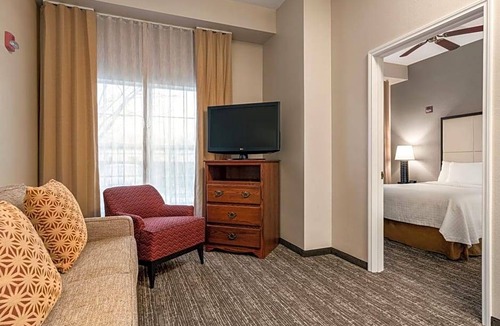 Warwick Hotel | 3-Star Hotel ∙ Homewood Suites by Hilton Providence-Warwick