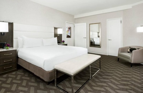 Downtown Boston House | 3 x One-Bedroom at Boston Park Plaza