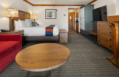 Stowe Area Resort | 323 Studio Spruce Peak Lodge At Stowe Mt Resort Sleeps 4