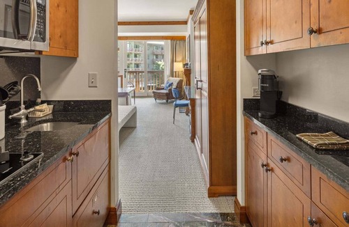 Stowe Area Cabin | #347 | Studio |The Maple | 3rd Floor Pool & Mountain Views