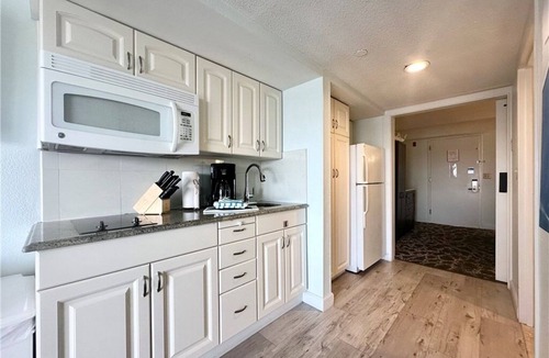 The Point Apartment | 365° Views Of Newport Harbor