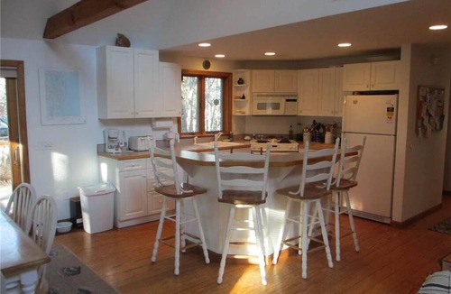 Wellfleet House | 3BD Oceanside Contemporary Cape-A/C, Deck & Outdoor Shower, Walk to Duck Pond