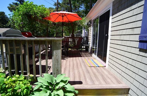 Wellfleet Cottage | 3BD Oceanside Cottage-A/C, Deck, Outdoor Shower & Association Pool