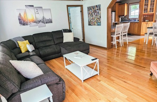 Gilford House | 3bd2ba hot tub, concerts, lake, game room, fire pit