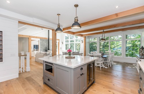 Lake of Bays Cottage | 3bdrm 3 bath lakehouse in Dwight. Faces south! All day sun! Unlimited Wifi!