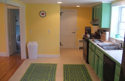East Dennis House | 3BR 2 bath house 1/3 mile from Sesuit Harbor and beaches