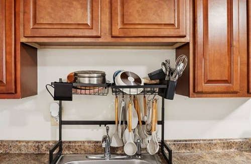 Lower Vailsburg Apartment | 3BR/2BA Home Double‑Queen Ensuite Suite Private Bath 30+ Nights Stays