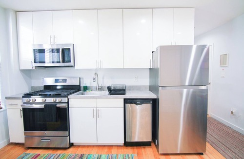 East New York Apartment | ✪3BR 4BEDS✪ 3mins➜Trains ✪ Long Stays Discounts