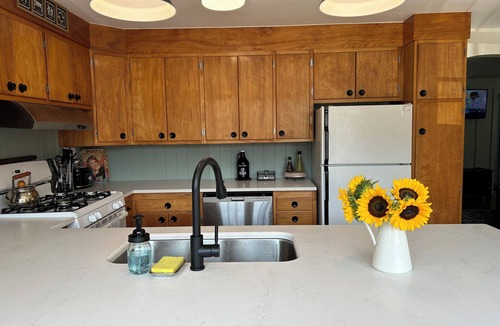 Bridgewater Corners House | 3BR Farmhouse at the Long Trail Brewery