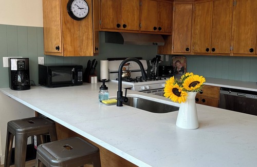 Bridgewater Corners House | 3BR Farmhouse at the Long Trail Brewery