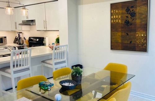 Alderwood House | 3BR Getaway near Lake & Humber College