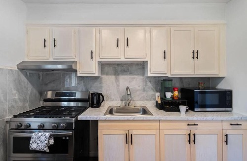 Hackensack House | 3BR Home 2 Baths Bonus Room, Minutes to NYC