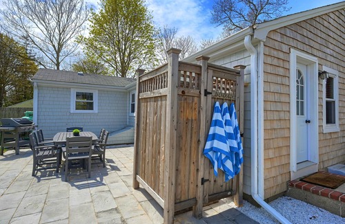 Hyannis House | 3BR Hyannis Oasis - Dog Friendly - Walk to Main St, Vineyard & Nantucket Ferry