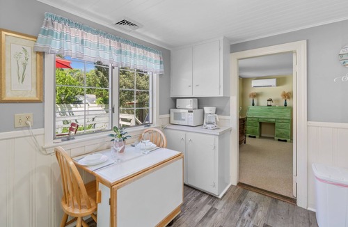 Mara Vista House | 3BR Narragansett Nook
