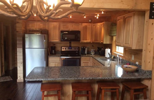 West Dover House | 4 Bdr, 3 Bath Log Cabin Views Of Mt Snow, Vast Snowmobile. outdoor hot tub