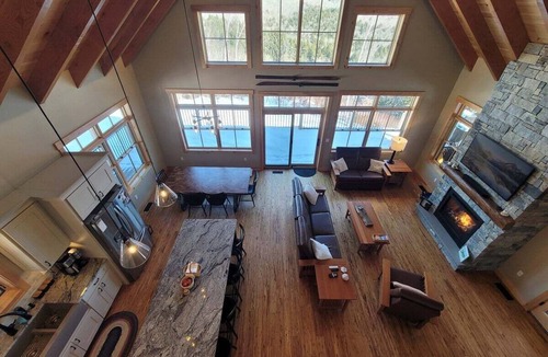 Campton House | 4 Bed Luxury White Mtn Retreat w/Stunning Views!