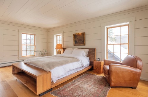 Harpersfield House | 4 bedroom, 1820's Farmhouse 182 acres/Private Spring fed Swimming Pond
