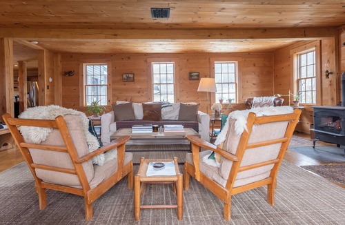 Harpersfield House | 4 bedroom, 1820's Farmhouse 182 acres/Private Spring fed Swimming Pond