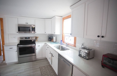 East Falmouth House | 4-Bedroom Cape House Walkable to Cape Cod Winery