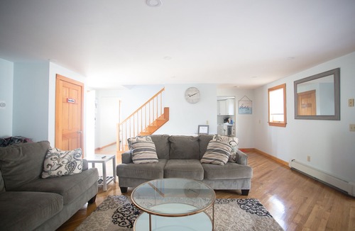 East Falmouth House | 4-Bedroom Cape House Walkable to Cape Cod Winery