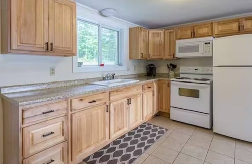 Gray House | 4-bedroom house in perfect Gray with AC, WiFi. Enjoy your stay