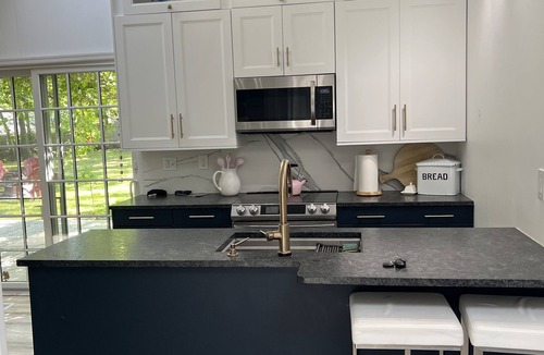 Culloden Shores House | 4-bedroom Montauk Beach vacation home steps to private beach Dogs/kids welcome!