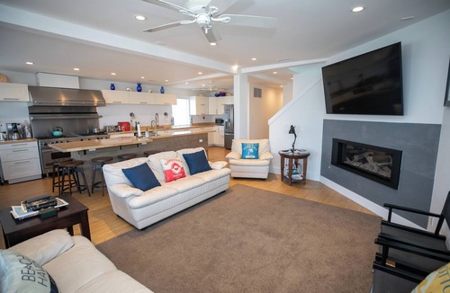 Ship Bottom House | 4 Bedroom Ship Bottom Beach House w/Hot Tub + Game room! 1 Block to the Beach!