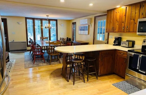 Intervale Ski Chalet | 4 BR/4 BA Near Attitash, Storyland & Shopping