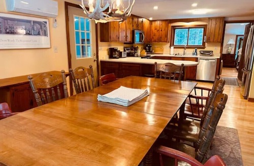 Intervale Ski Chalet | 4 BR/4 BA Near Attitash, Storyland & Shopping