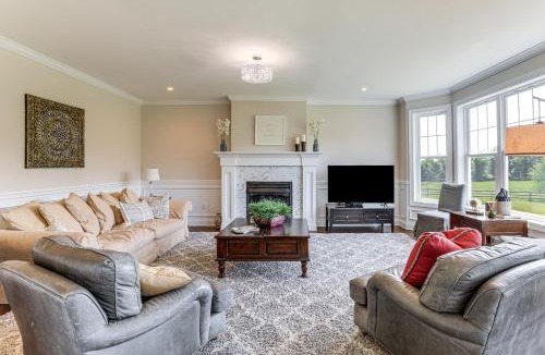 Adelphia House | 4 Mi to iPlay America! Home w/Horse Farm Views